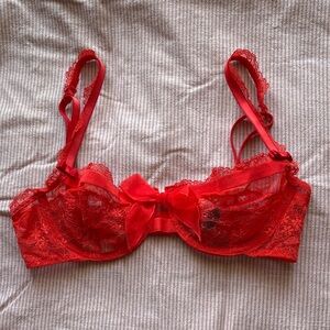 Victoria’s Secret Unlined Lace Bra